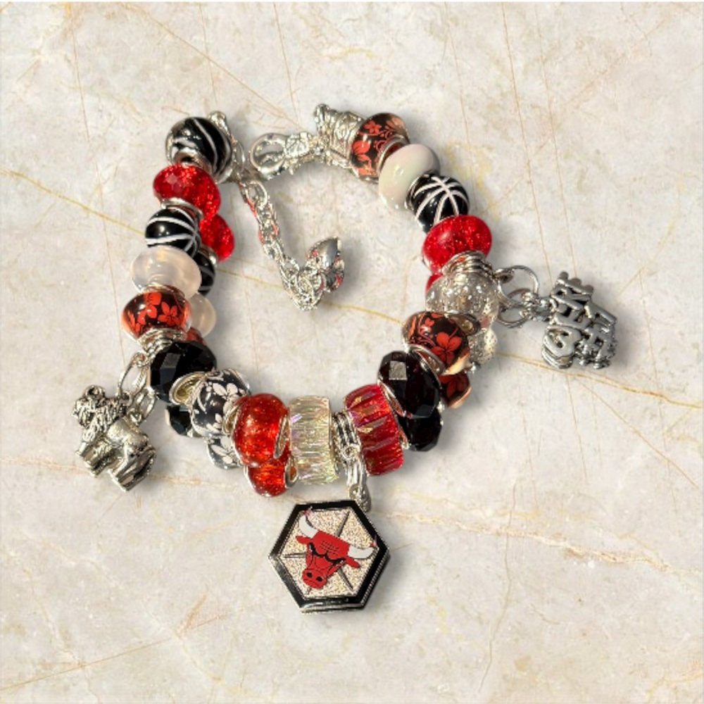 Chicago Bulls Beaded Charm Bracelet NBA